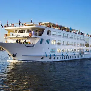 upper-sky-tours-5-stars-nile-cruises-sailing-from-luxor.hotels-luxor-egypt.com/